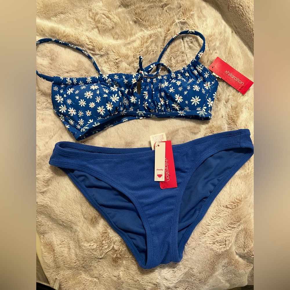 ✨NEW Blue Daisy Bikini Set✨